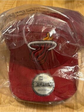 New Era NBA Miami Heat adjustable New in Bag